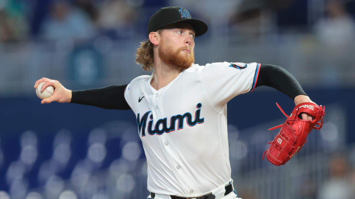 El abridor de los Marlins Max Meyer lanza en el primer inning contra los Gigantes de San Francisco, en el partido celebrado en el loanDepot park, el 20 de junio de 2026 en Miami, Florida.