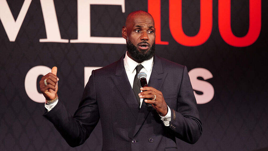 LeBron James va por otro título, pero no viene a Miami. El astro escoge su nuevo equipo