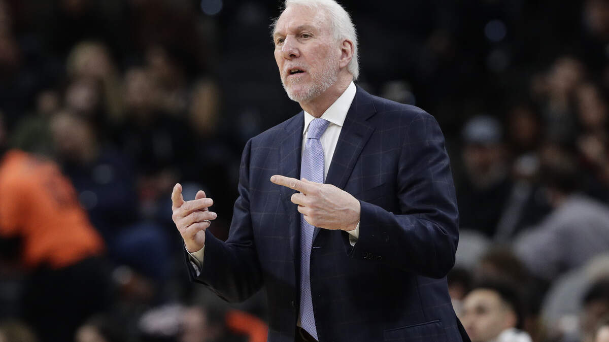 La figura de Gregg Popovich vio agrandada su leyenda al superar al histórico Pat Riley como el cuarto entrenador con más triunfos en la historia de la NBA.