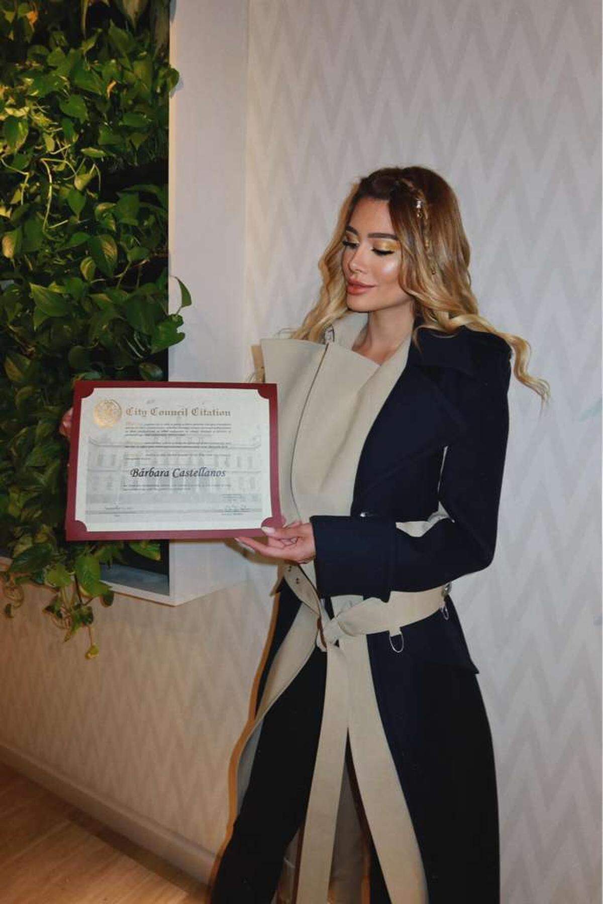 La modelo y empresaria internacional Bárbara Castellanos brilló en la Semana de la Moda de Miami y continuó consolidando su legado en la industria global.