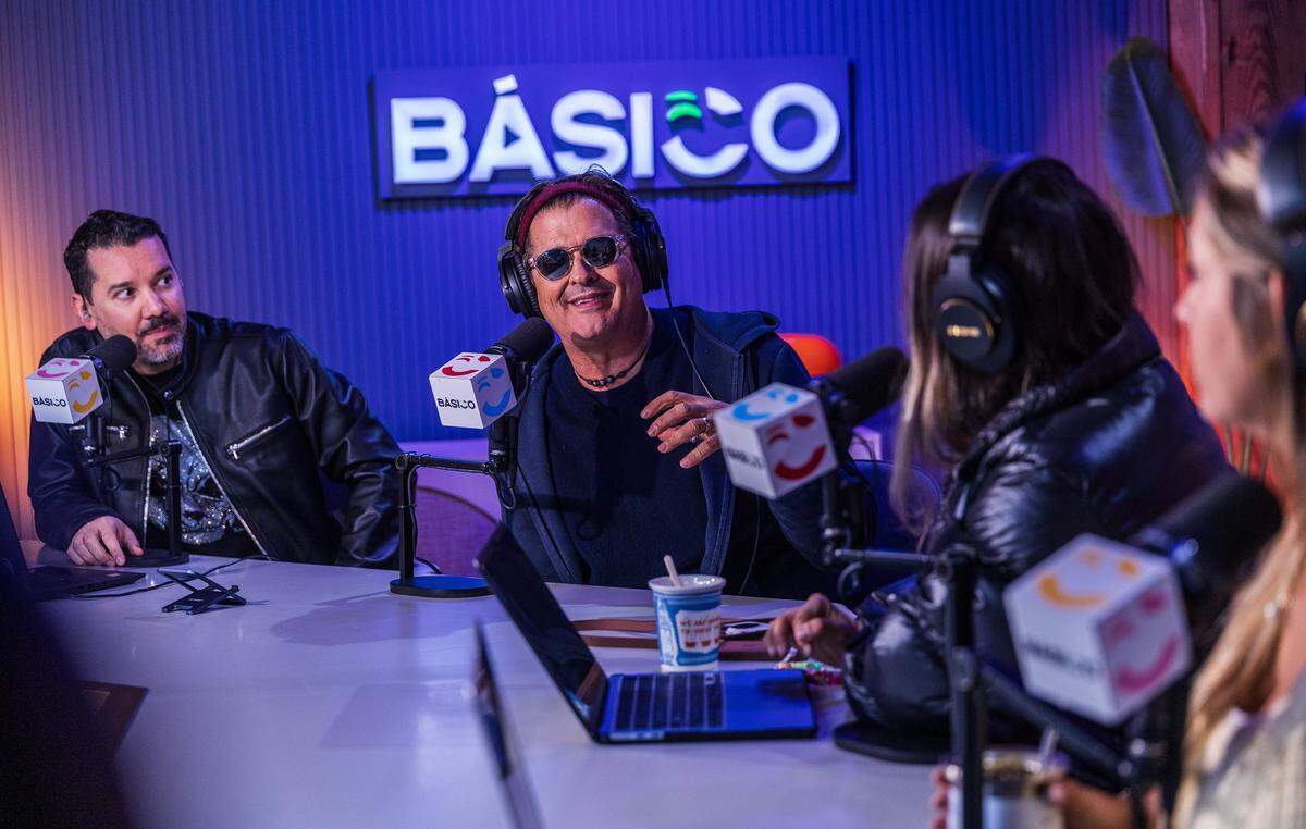 Artist Carlos Vives (center) chats with podcasters from left- Rodolfo "El Chamo" Soules, Cata Balzano and Maite Peñoñori, during the “Lo Dije o lo Pensé show in the Básico Stream, studio,  thedigital channel based in Miami created by Leo Lavazza, Alejandro Pimentel and Adrian Santucho, last April, 100% aimed at the U.S. Hispanic market, on Tuesday November 11, 2025.