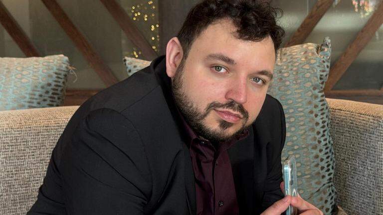 Carlos Carrasquero combina literatura con arte digital