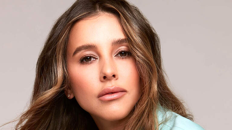 Paulina Goto traduce el vocabulario ‘Fi-fi’ de “Barbi”