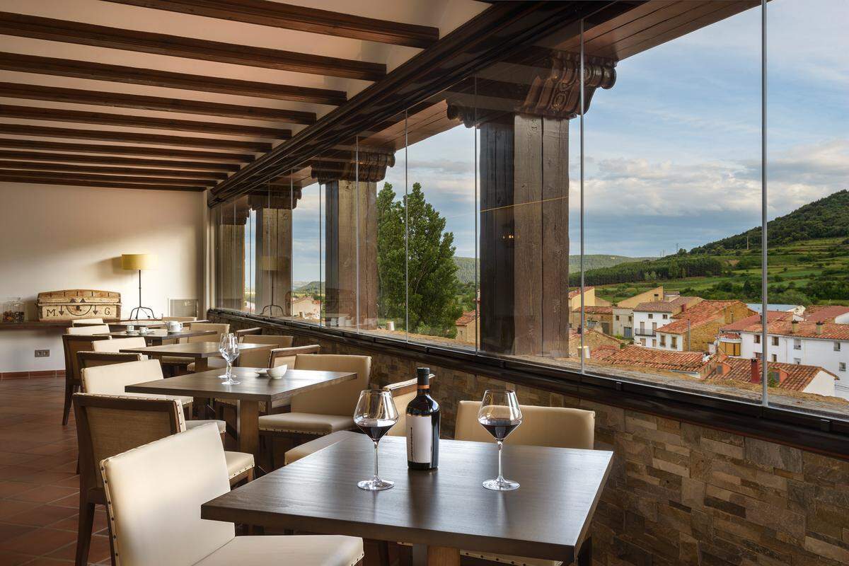 Cafetería superior del Hotel Palacio Matutano Daudén.