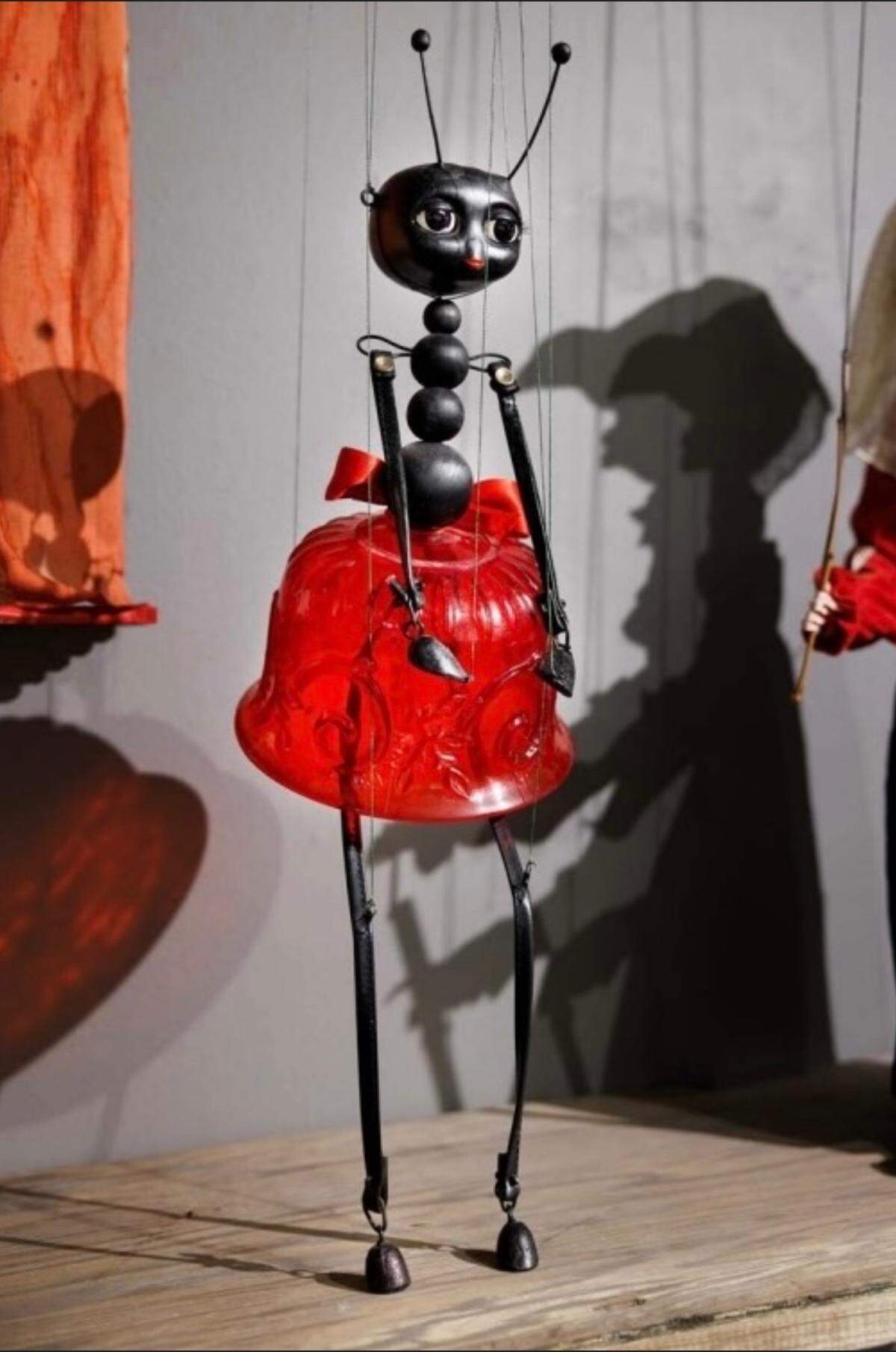 Marioneta de hormiga. 