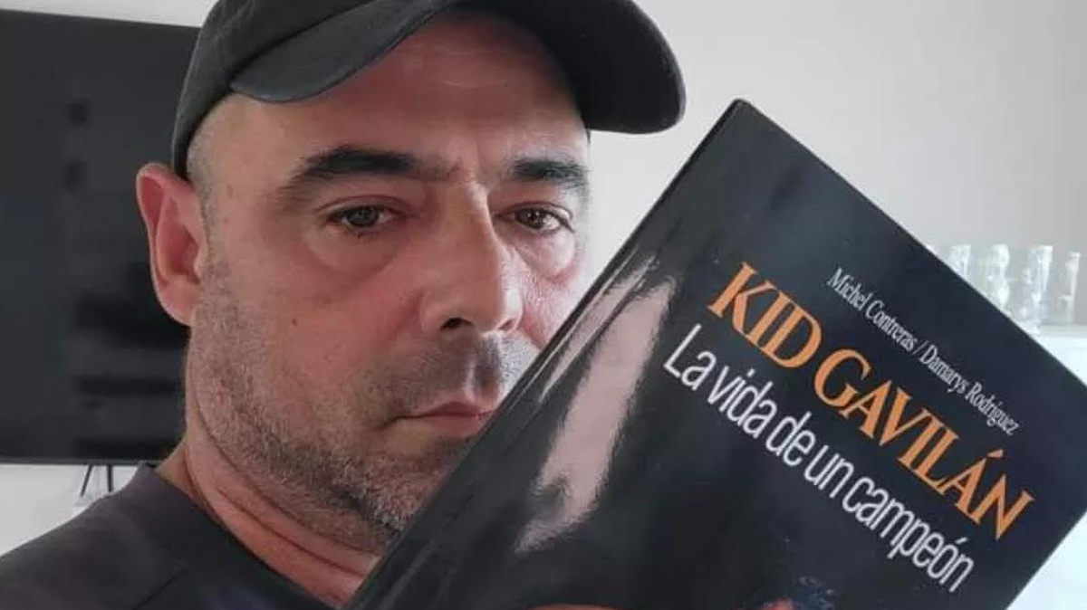 Los periodistas Michel Contreras (en la foto) y Damarys Rodríguez, autores del libro “KID GAVILÁN, la vida de un campeón’’, se dieron a la tarea de rescatar del olvido a una leyenda cubana del boxeo.