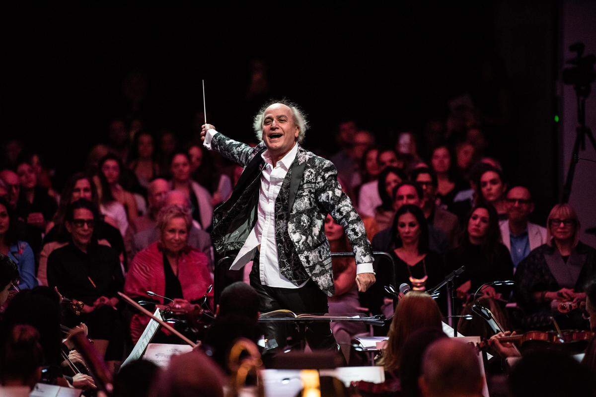 El maestro Eduardo Marturet, director de la Orquesta Sinfónica de Miami.