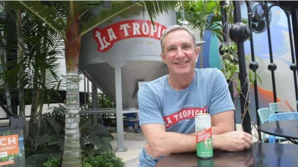 Manny Portuondo, miembro de la quinta generación de los propietarios de la cervecería, expropiada en la década de 1960 por el régimen de Fidel Castro, explicó a EFE que se trata de una “victoria” para mantener la herencia cubana.