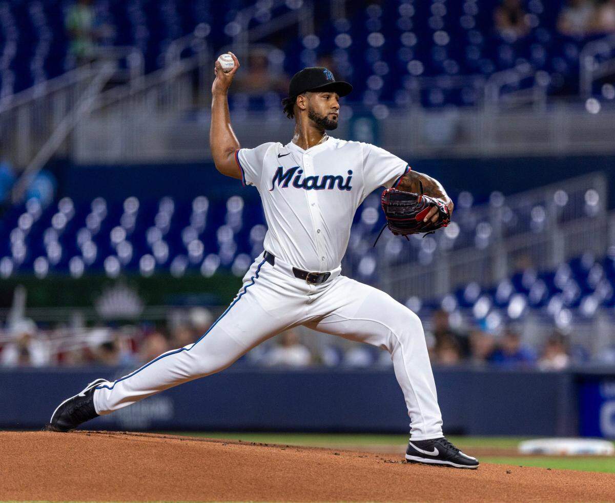 El abridor dominicano de los Marlins Roddery Muñoz trabajó tres entradas y un tercio y soportó tres carreras, con cinco hits, en el partido del miércoles ante los Diamondbacks de Arizona.