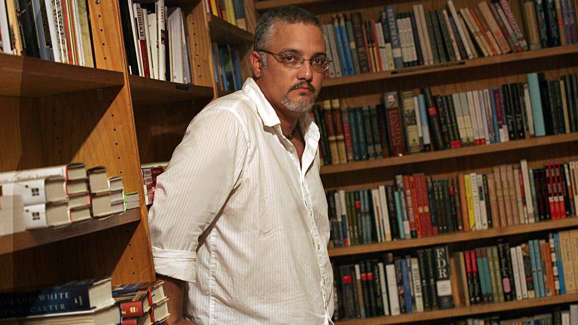 El escritor Enrique del Risco obtuvo el XX Premio Unicaja de novela ‘Fernando Quiñones’, por ‘Turcos en la niebla’.