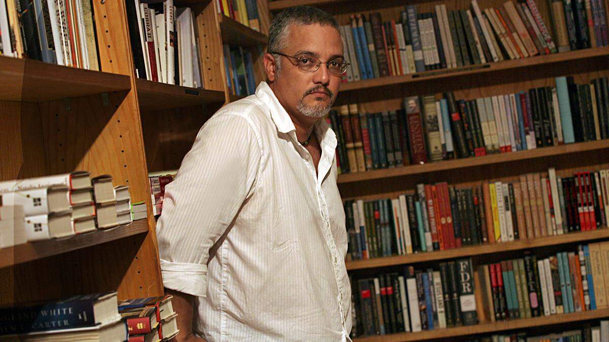 El escritor Enrique del Risco obtuvo el XX Premio Unicaja de novela ‘Fernando Quiñones’, por ‘Turcos en la niebla’.