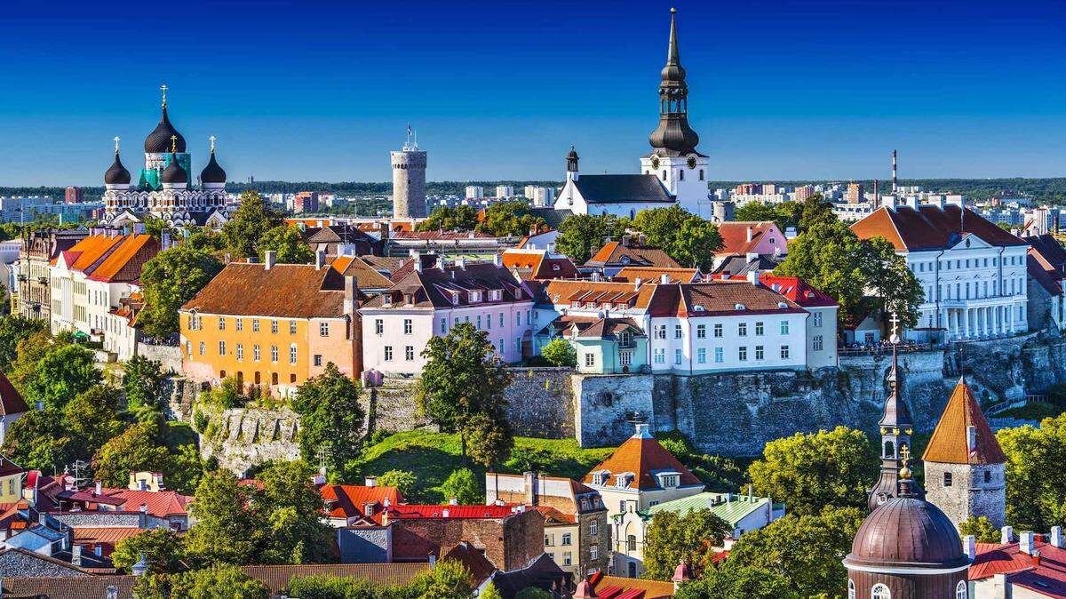 El encantador casco antiguo de Tallin. Las autoridades estonias esperan que el uso de la inteligencia artificial aumente la productividad del sector privado y permita racionalizar y agilizar la prestación de los servicios públicos.