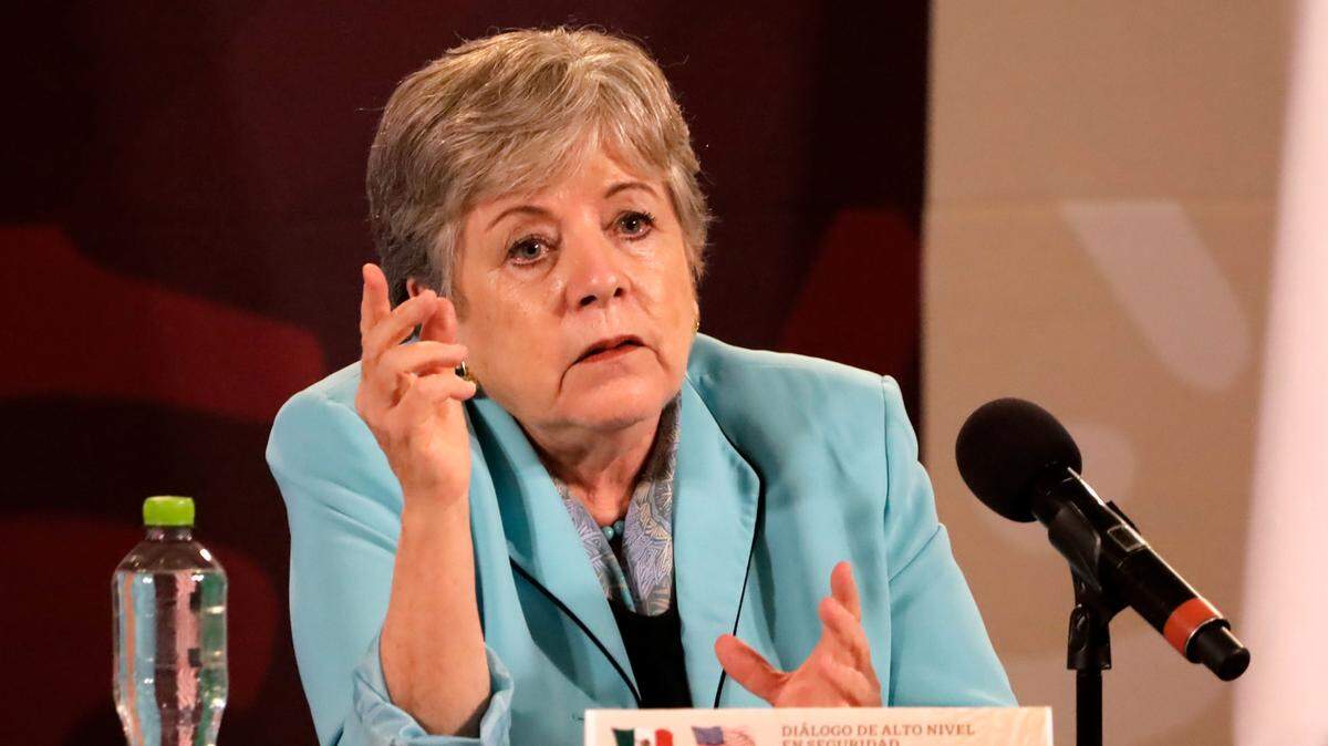 Foto de archivo. La secretaria de Relaciones Exteriores mexicana, Alicia Bárcena, encargada de leer el comunicado conjunto, indicó también que los participantes se comprometieron a enfrentar la migración con un enfoque de derechos humanos y que los flujos migratorios debían gestionarse conjuntamente entre países “de origen, tránsito, destino y retorno”.