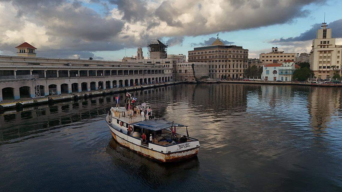 Paradero de veleros con ayuda a Cuba continúa incierto tras informe de EEUU