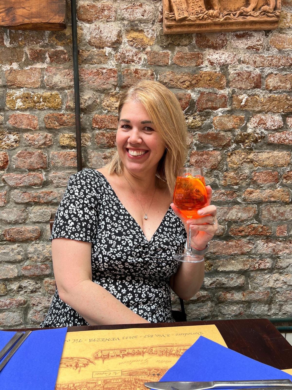 Aylin Tito, ex directora de marketing del prestigioso Museo de Arte de Boca Ratón, Florida, en el histórico Barrio de Carmen de Valencia, España.