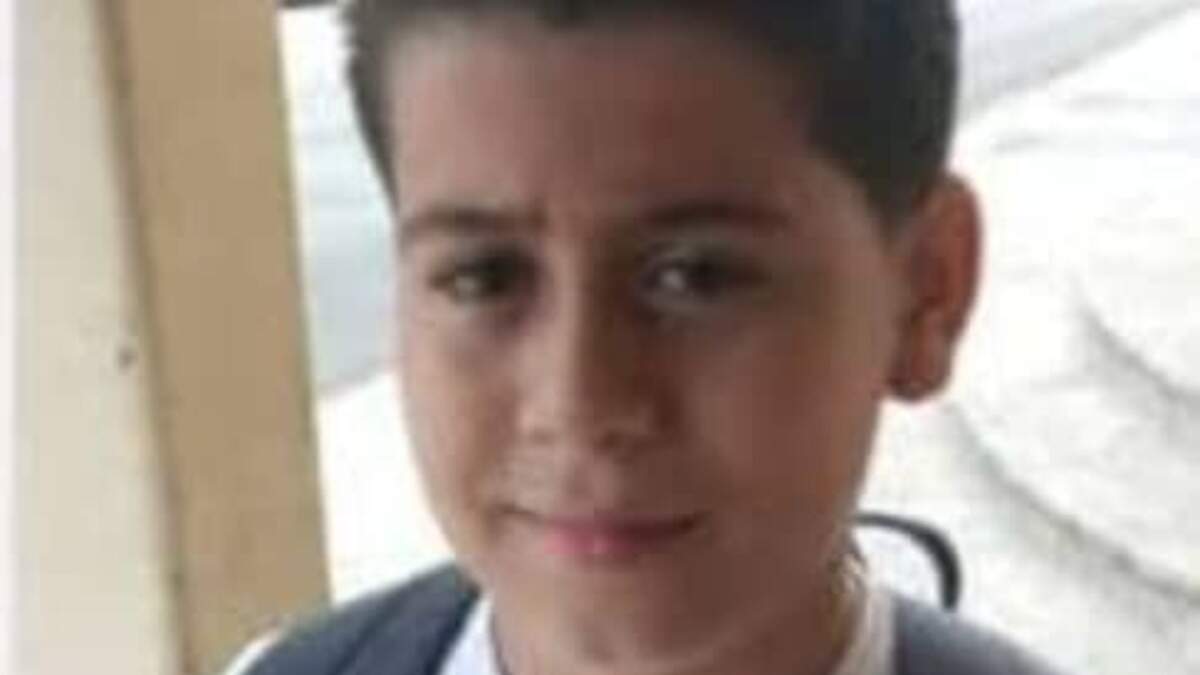 Xavier Lovera Santander, de 9 años, es buscado por su abuelo Antonio Santander, tras los terremotos que devastaron Venezuela el 24 de junio de 2026.