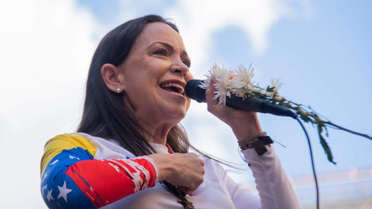 Foto de archivo. La líder opositora venezolana María Corina Machado aseguró que el 90 % del país “le dijo no” al mandatario Nicolás Maduro este domingo, cuando se celebran los comicios para alcaldes y concejos municipales, rechazados por la exdiputada y la mayor coalición de la oposición, al denunciar una falta de garantías electorales.