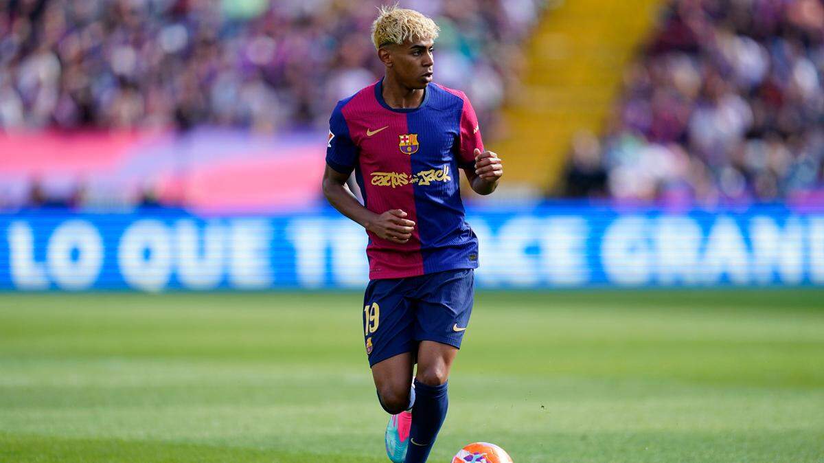 El Barcelona sufrió este domingo para empatar 1-1 en su visita al Rayo Vallecano, en la tercera jornada de LaLiga, y queda cuarto con siete puntos, a dos de los equipos de cabeza, Real Madrid y Athletic, que suman pleno de victorias.