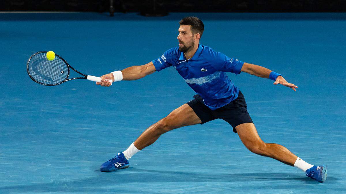 El serbio Novak Djokovic superó 6-3, 6-4 y 7-6 (7/4) al checo Jiri Lehecka en el partido de octavos de final del Abierto de Australia, celebrado el 19 de enero de 2025 en Melbourne.
