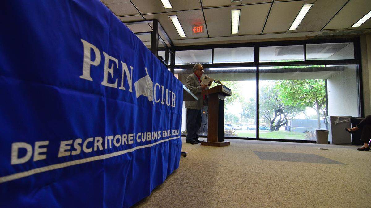 El PEN Club de Escritores Cubanos en el Exilio defiende desde Miami la libertad de expresión en Cuba