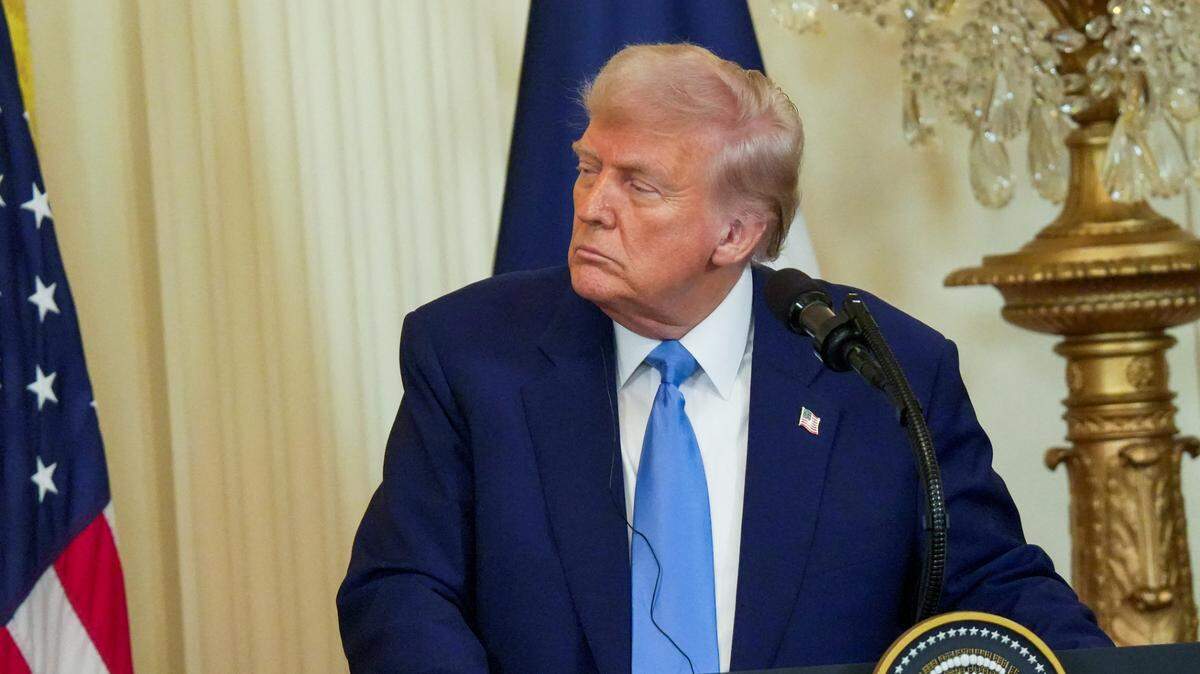 El presidente estadounidense Donald Trump durante una conferencia de prensa con Emmanuel Macron, el presidente de Francia (no en la foto), en el Salón Este de la Casa Blanca en Washington, DC, el lunes 24 de febrero de 2025.