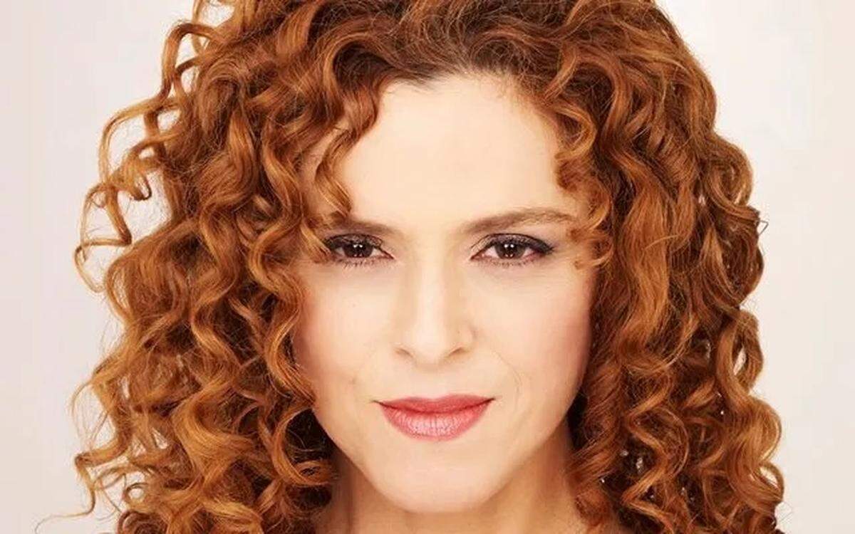 La sensación de Broadway, la actriz Bernadette Peters, cerrará “Miami Beach Live”.