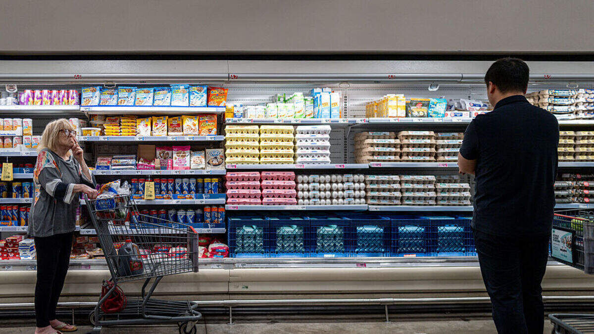 En Florida, el costo de las compras esenciales, como los alimentos, aumentó incluso más rápido que el promedio nacional. Brandon Bell / Getty Images