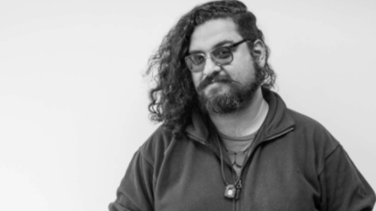 El escritor venezolano afincado en Buenos Aires (Argentina) Willy McKey se suicidó este jueves precipitándose desde un noveno piso, después de ser denunciado por varios casos de abuso sexual en Venezuela, donde la Fiscalía abrió una investigación, que afecta, además, a otros populares personajes del mundo de la cultura del país caribeño.