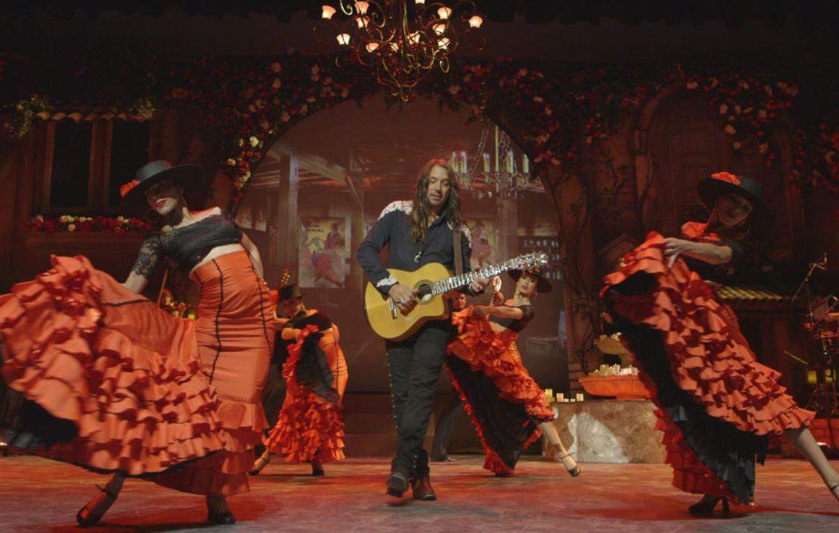 Benise, El Príncipe de la Guitarra Española, y su espectáculo ganador del premio Emmy regresa al Miami Dade County Auditorium.