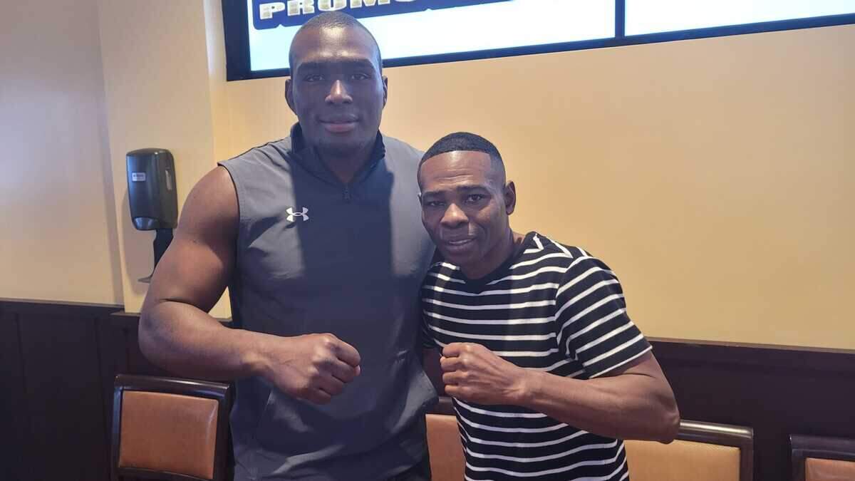 Gustavo Trujillo (izq.) y Guillermo Rigondeaux en el Hialeah Park y Casino.