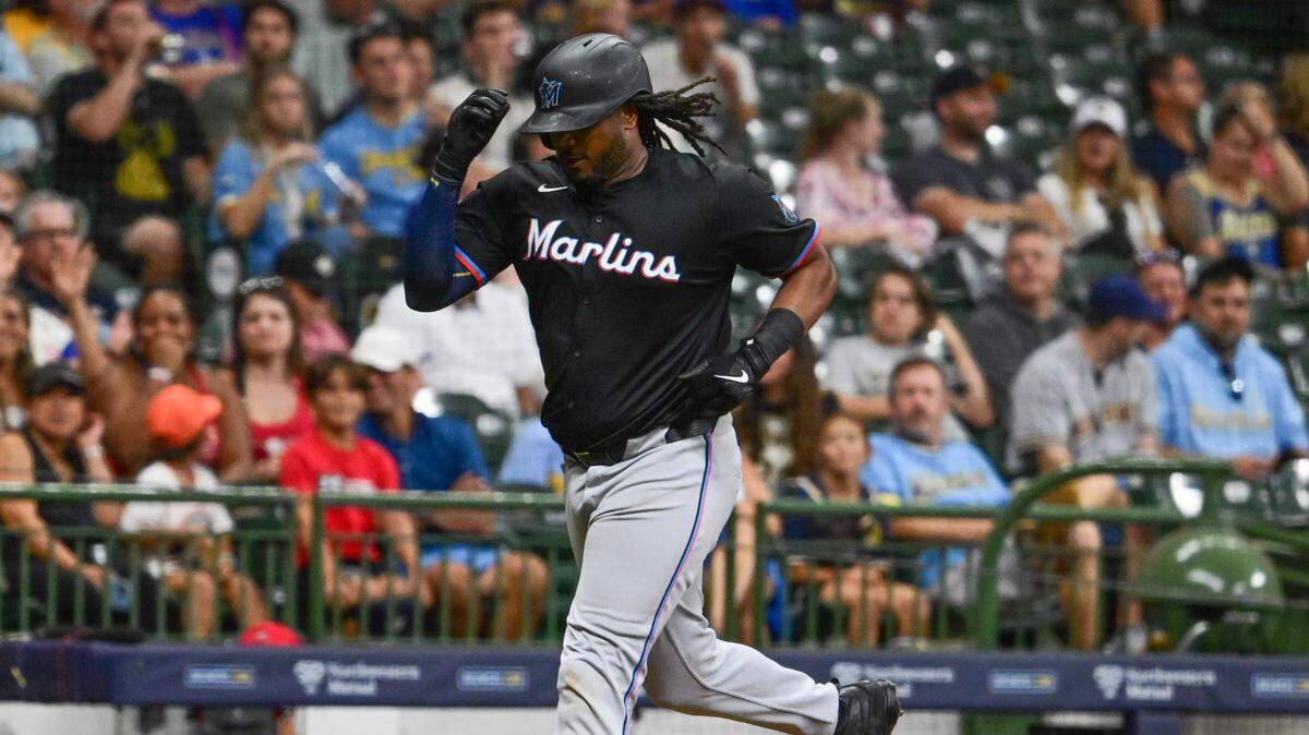 El bateador designado Josh Bell ha registrado un jonrón en cuatro juegos consecutivos para empatar la tercera mejor racha de palos de vuelta entera consecutivos, algo que se ha logrado en nueve ocasiones en el equipo.