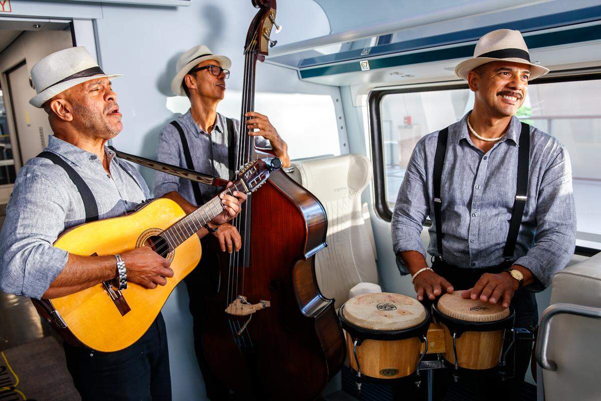 En The Havana Special Rum Train The Miami Trio interpretará temas clásicos de la música popular cubana.