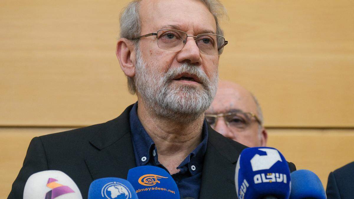 Alí Larijani, secretario del Consejo Supremo de Seguridad Nacional de Irán, llega a Beirut (Líbano) el 27 de septiembre de 2025 para asistir a un servicio conmemorativo por el líder de Hizbulá, Hassan Nasrallah.