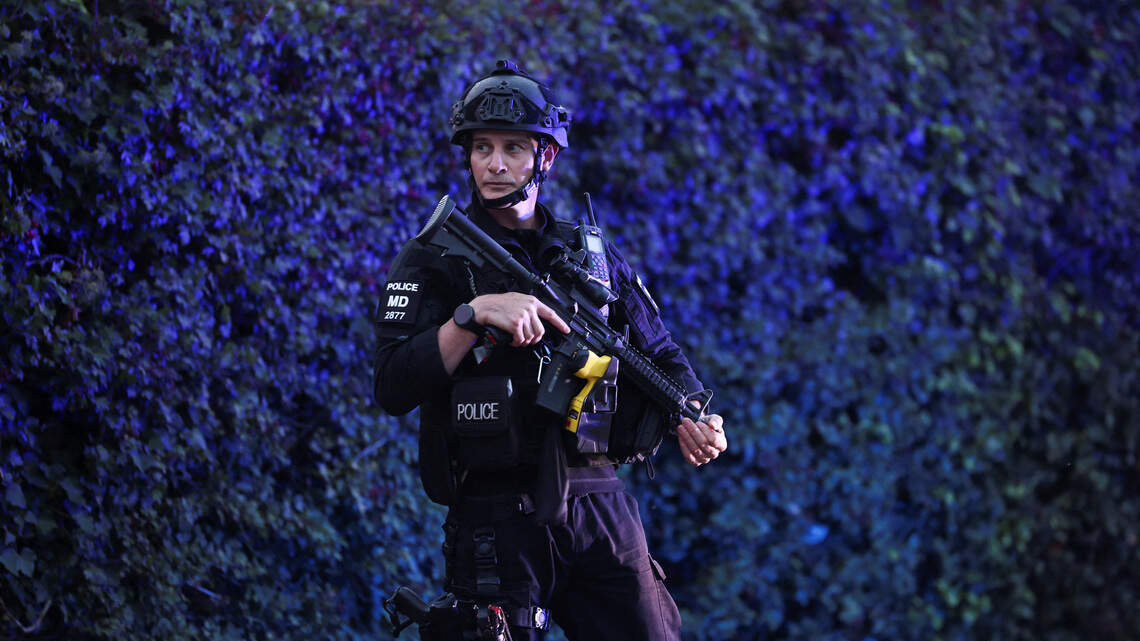 Policía británica detiene a 5 sospechosos de preparar “acto terrorista” cerca de base usada por EEUU