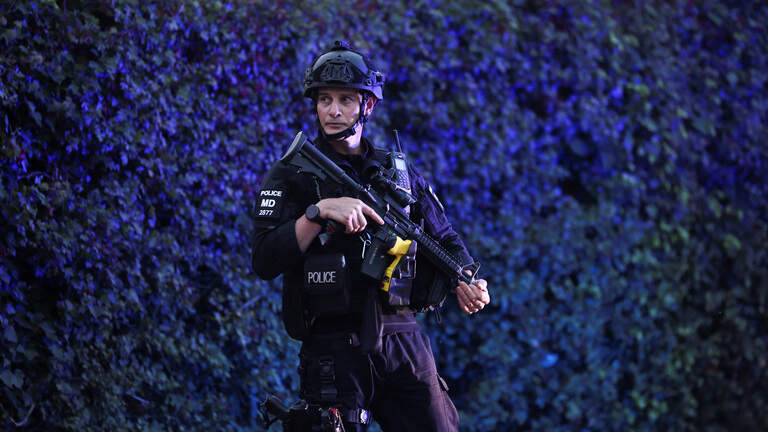 Policía británica detiene a 5 sospechosos de preparar “acto terrorista” cerca de base usada por EEUU