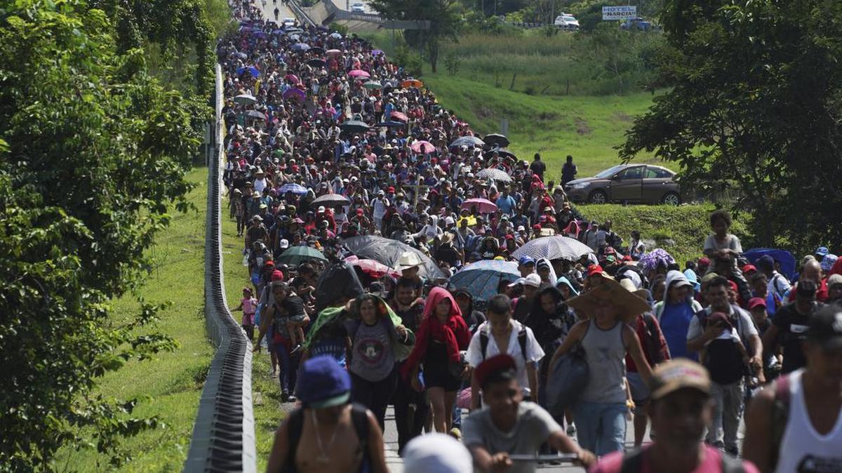Migrantes llegan a Villa Comaltitlán, estado de Chiapas, México, el 27 de octubre de 2021, mientras continúan su viaje a través de México hasta la frontera con Estados Unidos. AP / Marco Ugarte, archivo