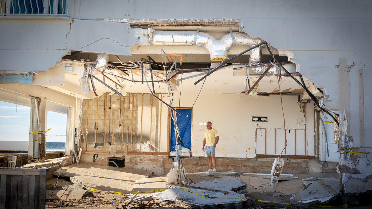 Una vivienda en una isla de barrera destruida por una tormenta en Sarasota en septiembre de 2024