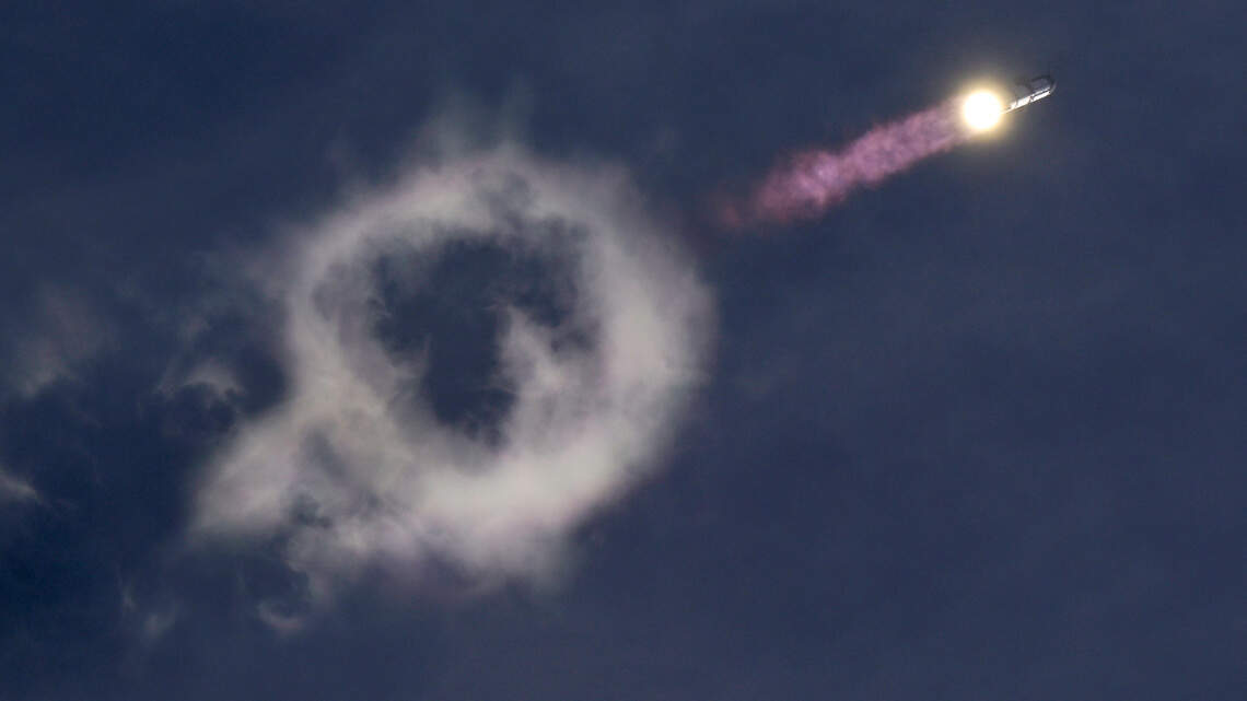 SpaceX logra el hito de poner en la órbita terrestre su enorme Starship