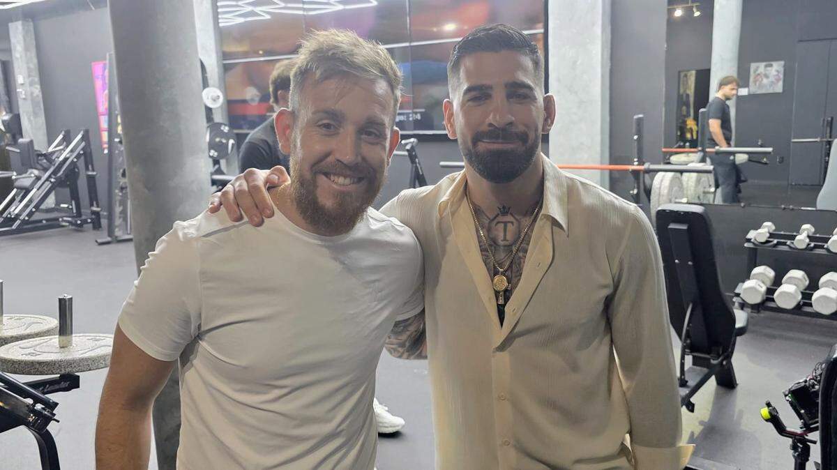 El maestro del striking Javi Climent (izq.) desmenuza la preparación en Miami de Ilia Topuria para la pelea contra Justin Gaethje, en una noche histórica para la UFC en la Casa Blanca. 