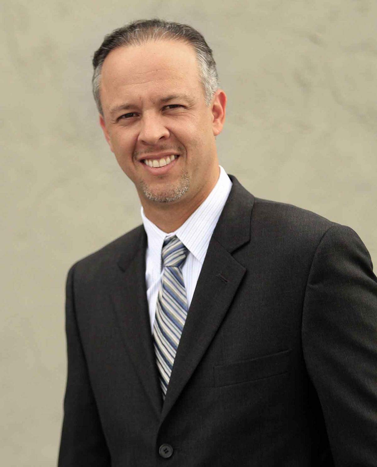 Real estate agent Oscar Puig is running for Doral Council Seat 3.