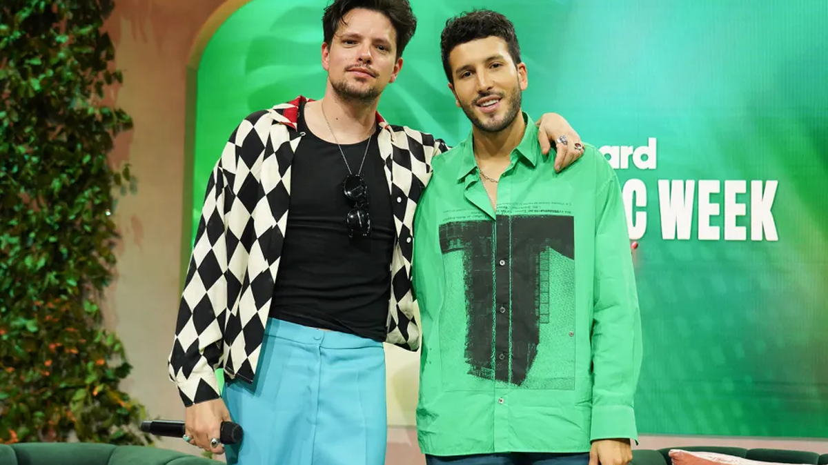 Los cantantes Lasso y Sebastián Yatra en los Billboard Latin Music Week en Miami Beach, Florida