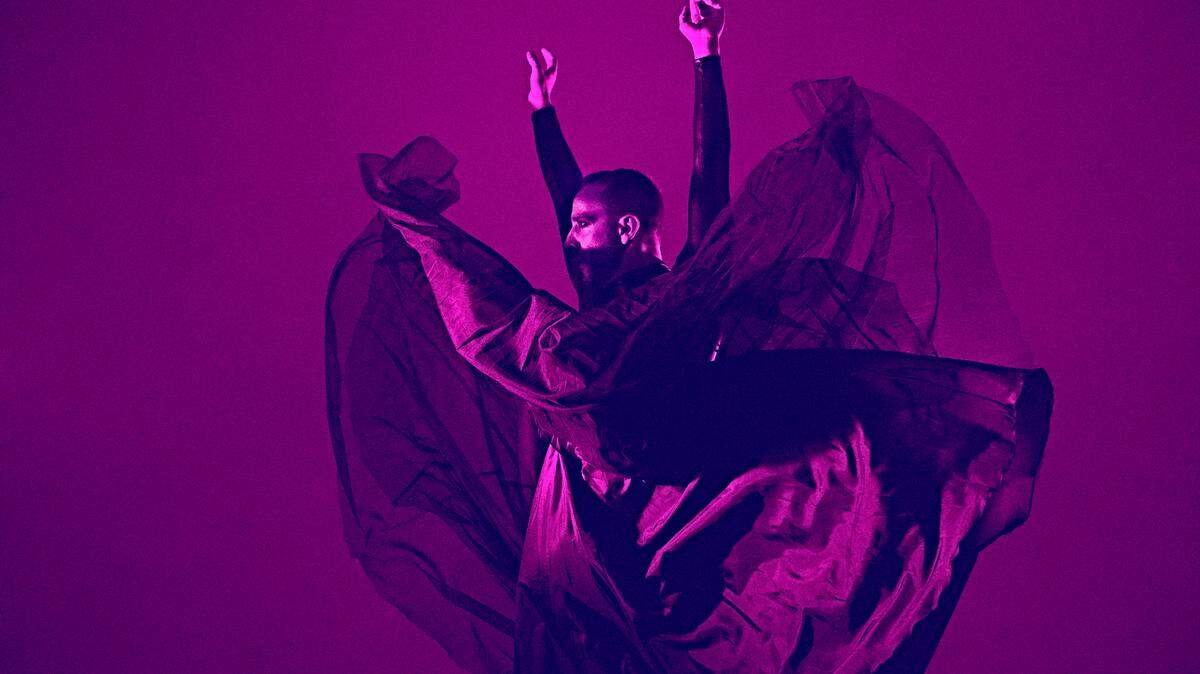 En “Muerta de Amor”, que abre el Festival Flamenco Miami 2025, Manuel Liñán rompe con los estereotipos del flamenco para revelar su ‘yo’ auténtico al público. 