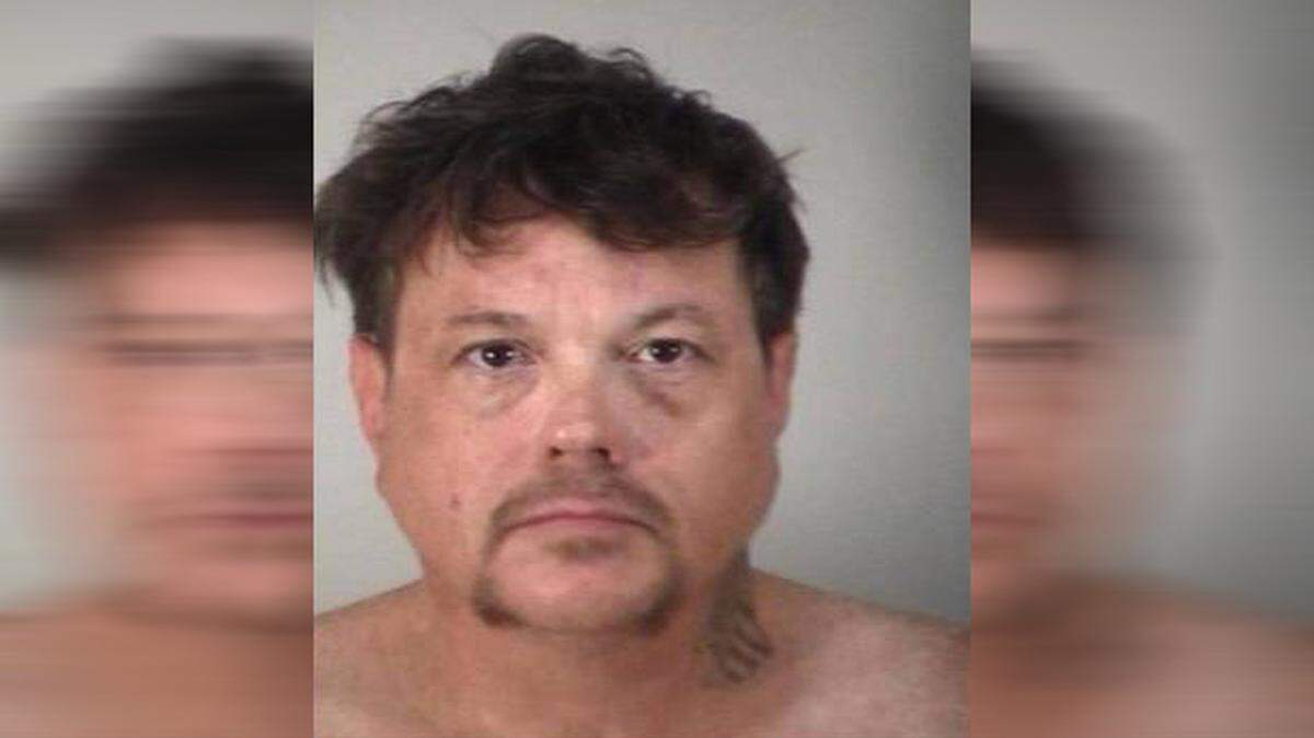 Michael Wayne Hawk está acusado de robar una casa en Lady Lake, Florida.