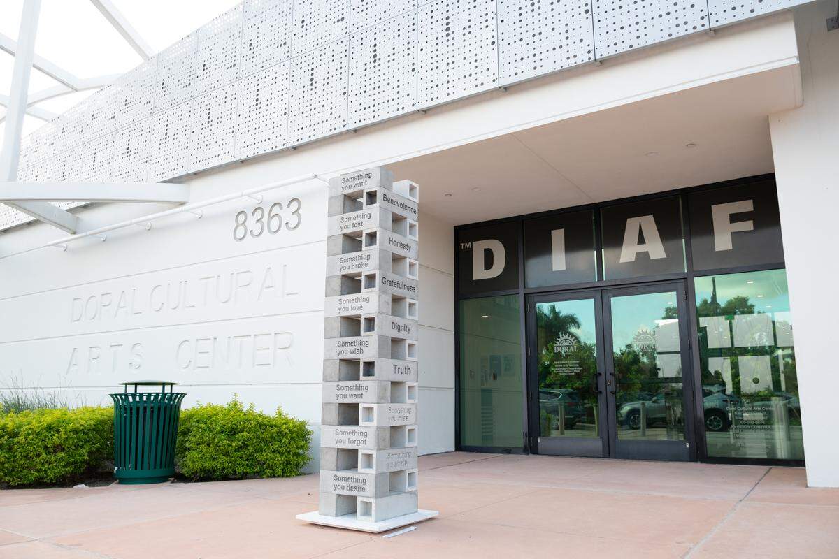 Entrada del Doral Cultural Art Center, sede de las tres ediciones de DIAF, 2023-2025.