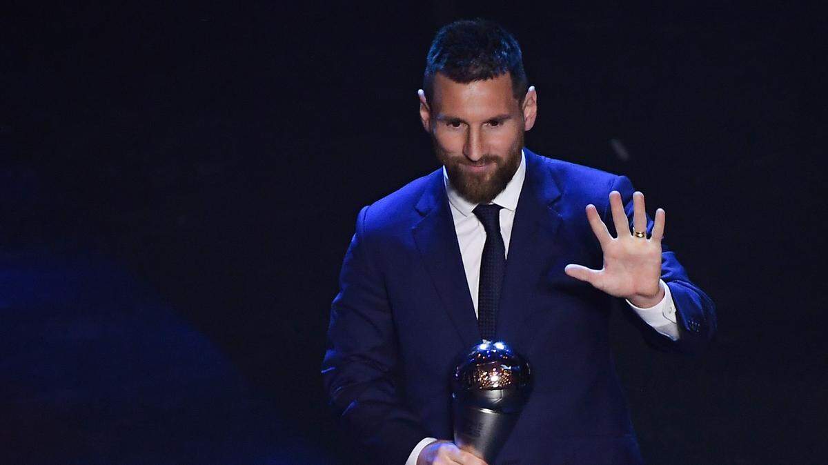 El argentino Lionel Messi, delantero del Barcelona, ganó el lunes en Milán el premio FIFA “The Best” a mejor jugador de la última temporada, tras conquistar la Liga española y marcar 51 goles en 50 partidos.