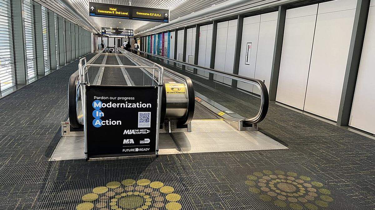 La Junta de Comisionados del Condado Miami-Dade aprobó un contrato para renovar ascensores, escaleras mecánicas y pasillos móviles antiguos del aeropuerto de Miami.