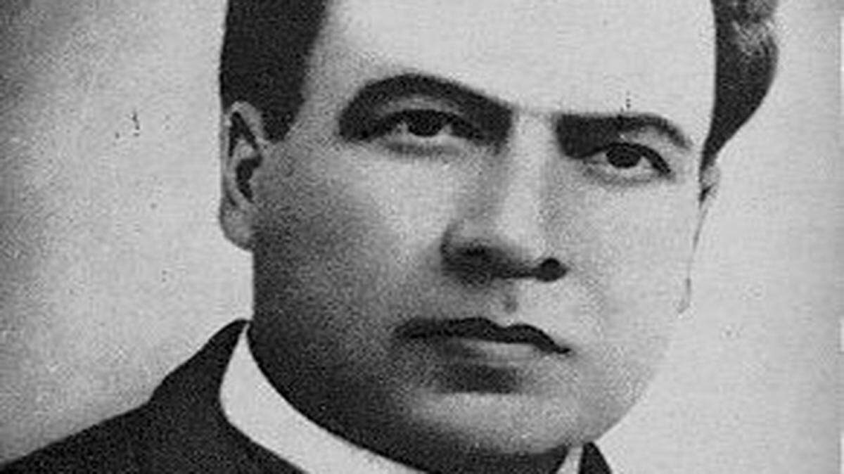 El poeta nicaragüense Rubén Darío (1867-1916) fue declarado el sábado 06 de febrero de 2016 “héroe nacional” de Nicaragua, en una sesión especial realizada por la Asamblea Nacional (parlamento) con motivo del centenario de su muerte.