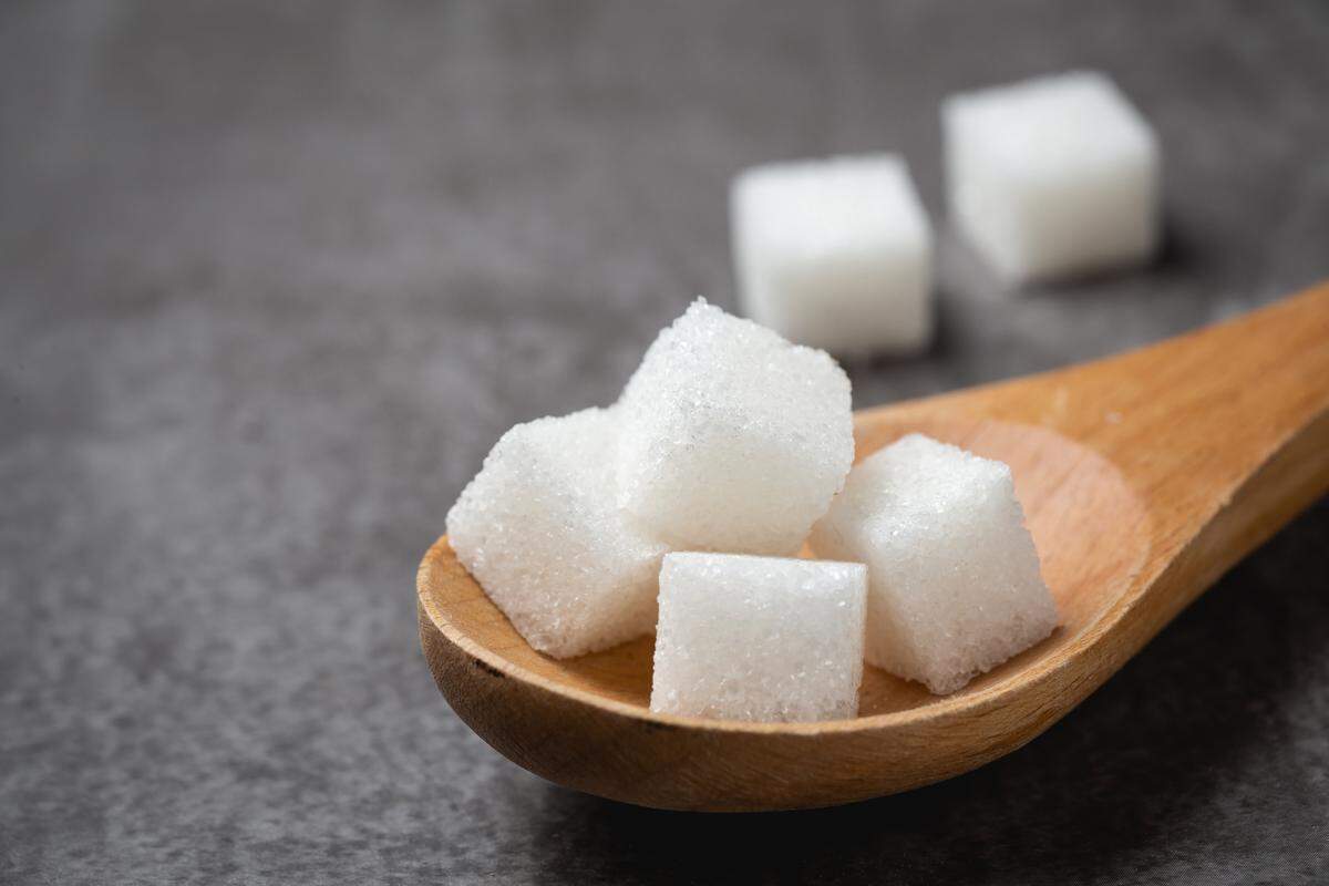 El azúcar ha pasado a ser considerado como uno de los grandes enemigos de una alimentación saludable, según el doctor Víctor Bravo.