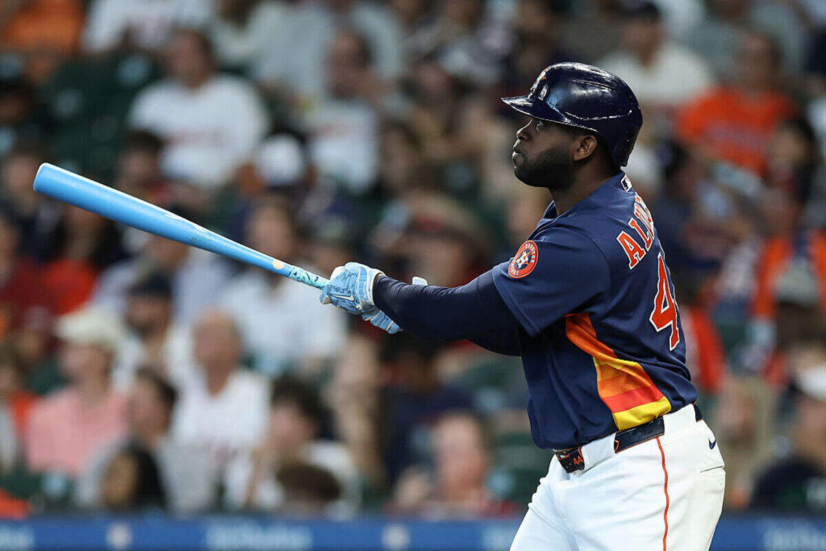 El poderoso bateador designado de los Astros Yordan Álvarez está a las puertas de los dos millones de votos con 1,974,459, una cifra que lo mantiene cómodamente en el primer lugar de su posición y entre los peloteros más respaldados de la Liga Americana.
