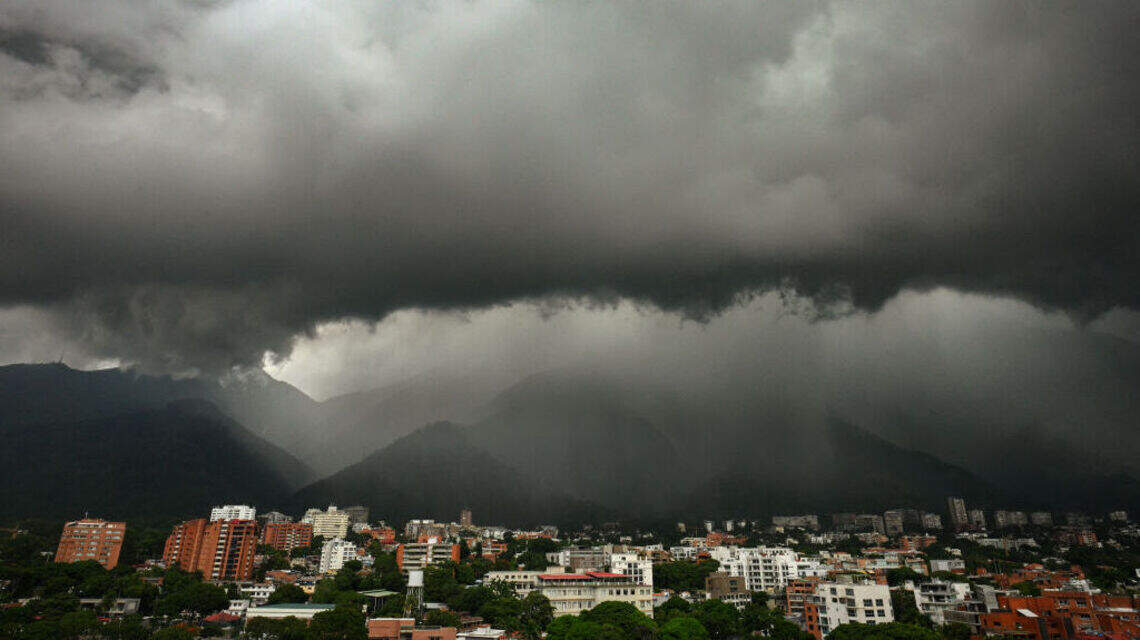 Intensas lluvias provocan 3 muertes e inundaciones en Venezuela